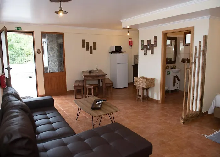 Maria Quinta 13  Maria Quinta * Calheta (Madeira)